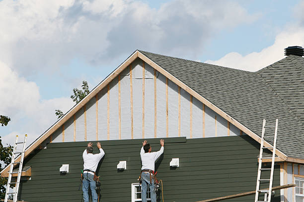 Professional Siding Replacement technician working in Poplar Branch, NC